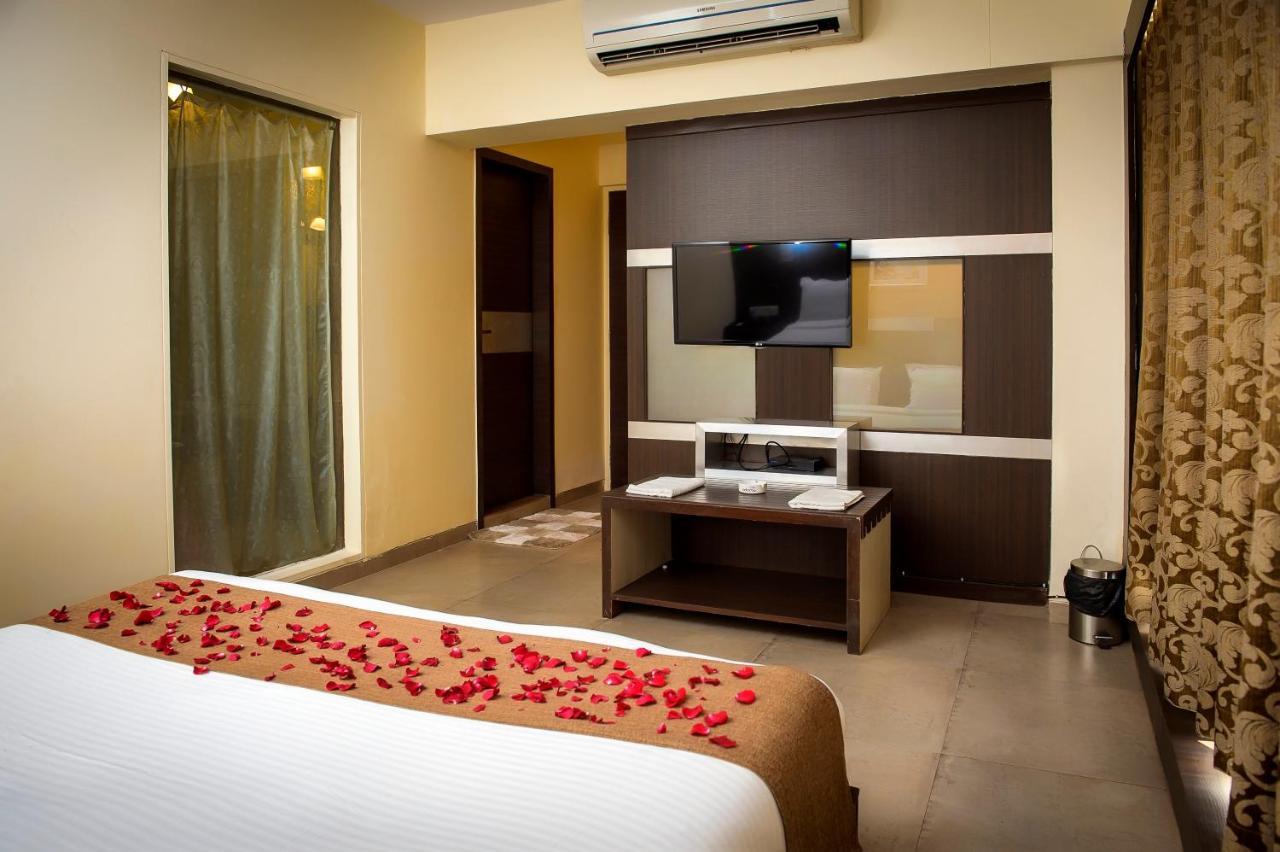 Adamo The Resort Matheran Esterno foto