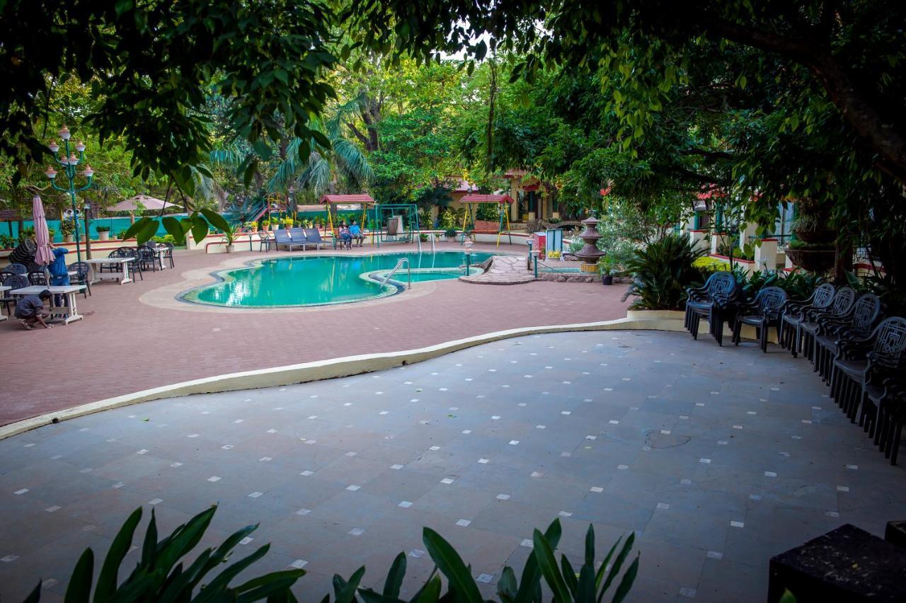 Adamo The Resort Matheran Esterno foto