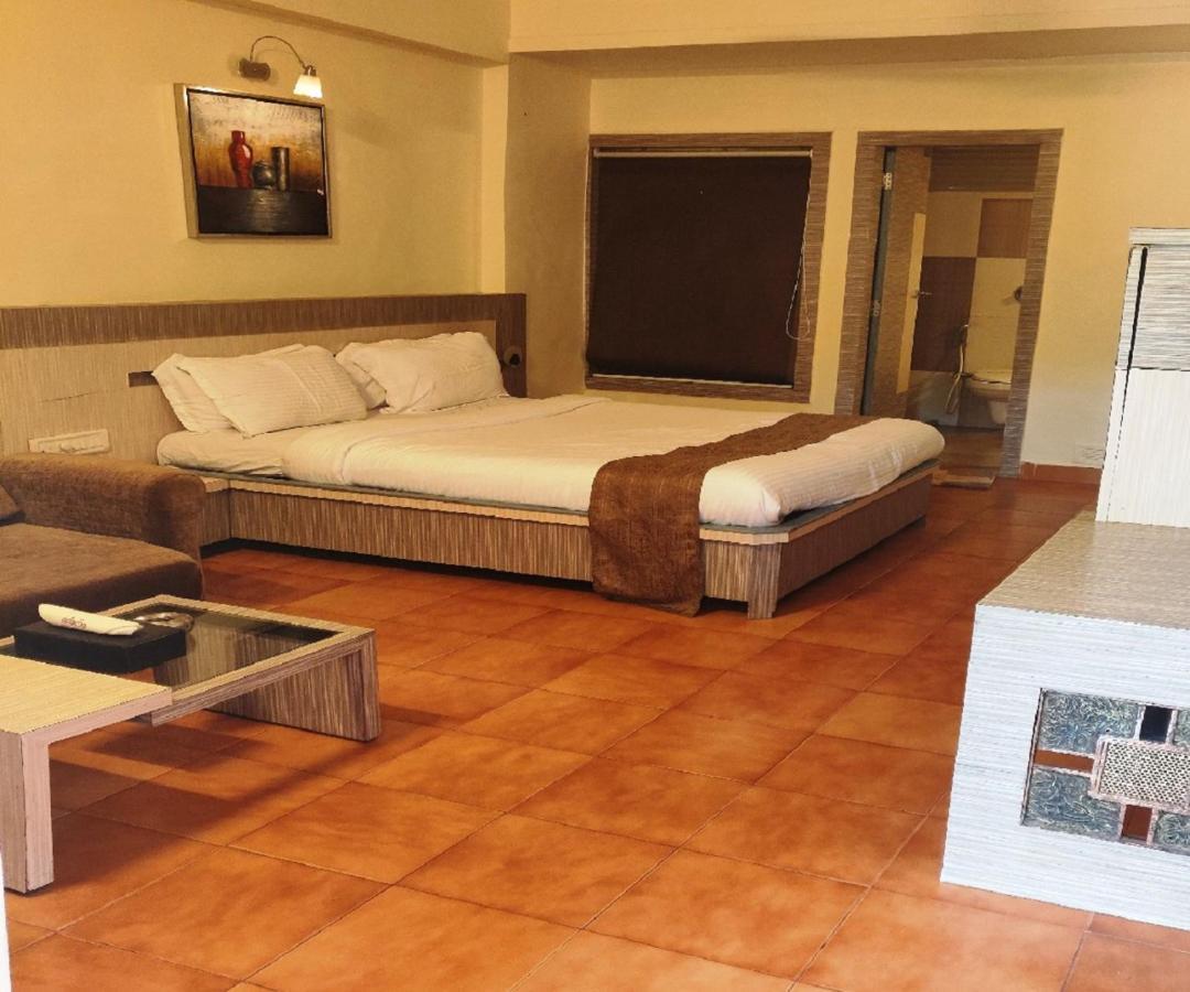 Adamo The Resort Matheran Esterno foto