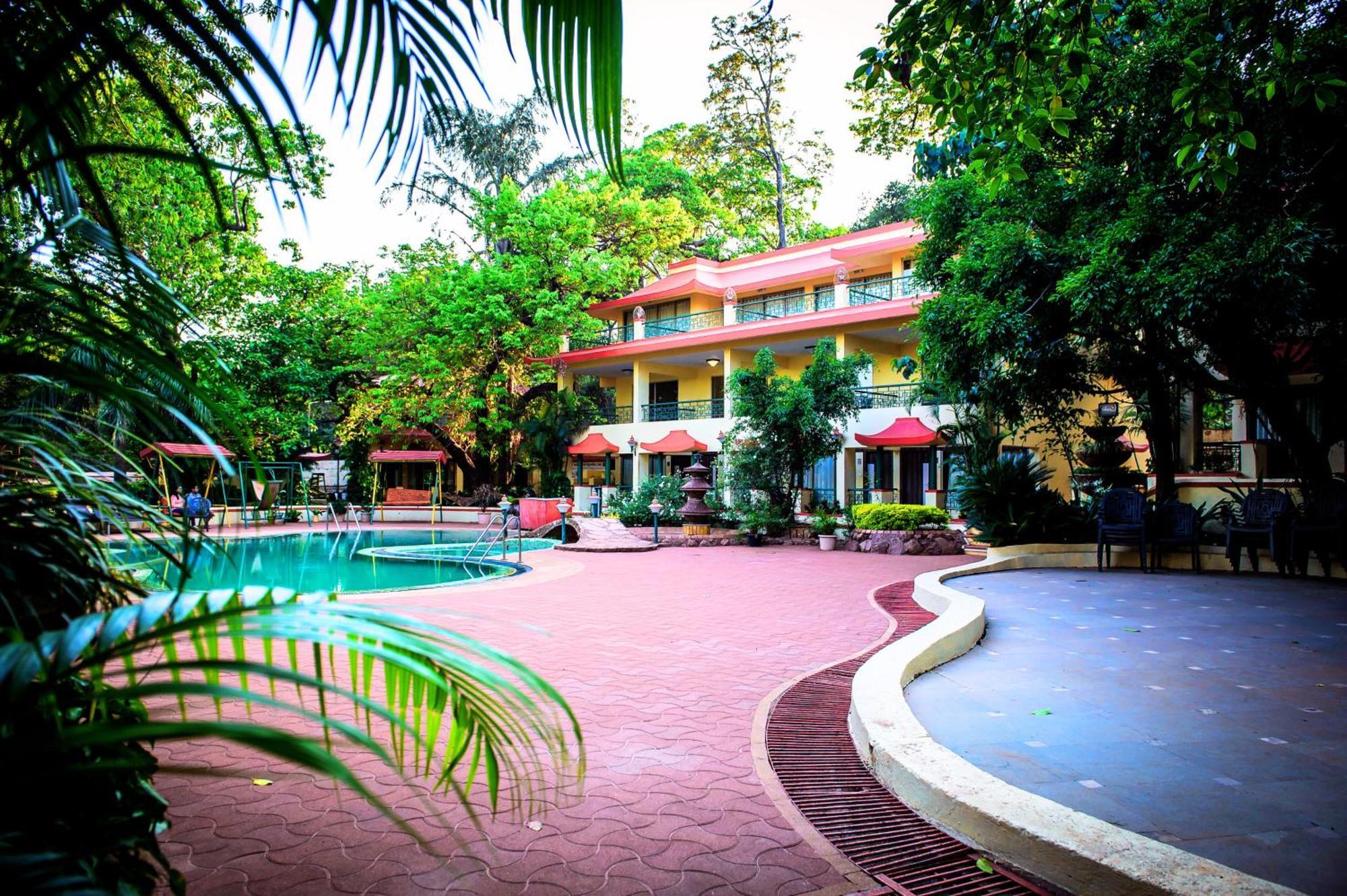 Adamo The Resort Matheran Esterno foto